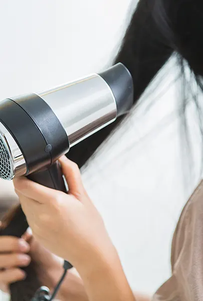 Le choix du seche-cheveux professionnel pour un brushing maitrise