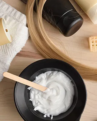 Les techniques de coloration et les soins pour des cheveux colorés